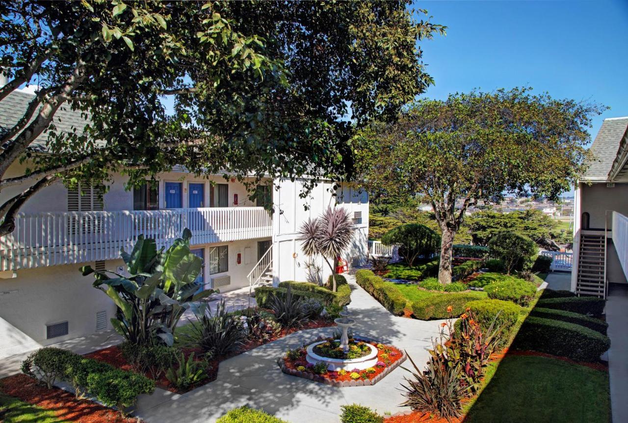 Motel 6-Marina, CA - Monterey Exterior foto